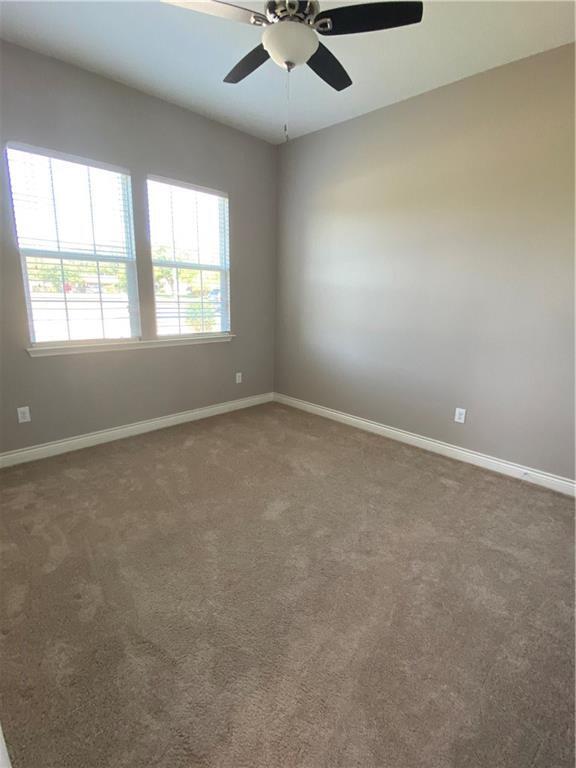 Building Photo - 606 W 1st St