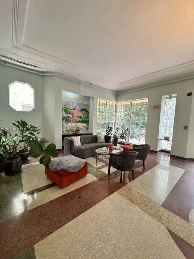 Building Photo - 1051 Meridian Ave