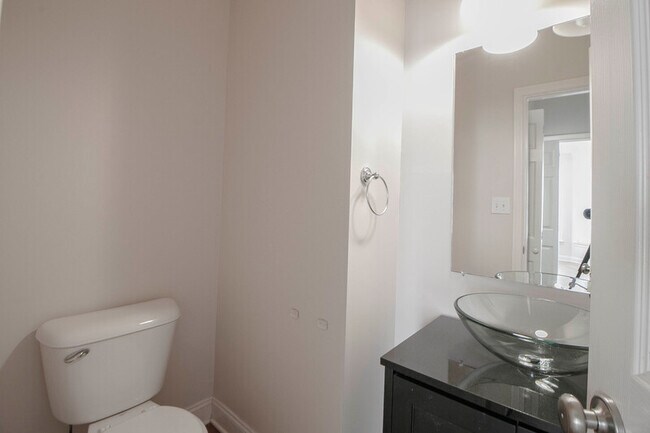 Building Photo - 128 Bogard Ln