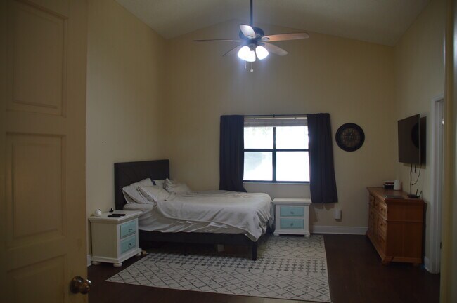 Building Photo - 615 Anhinga Rd