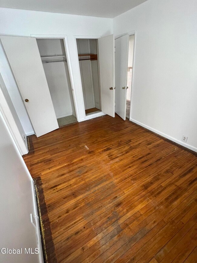 Building Photo - 214 Market St