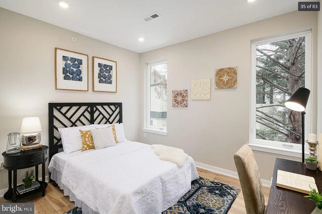 Building Photo - 3712 Midvale Ave