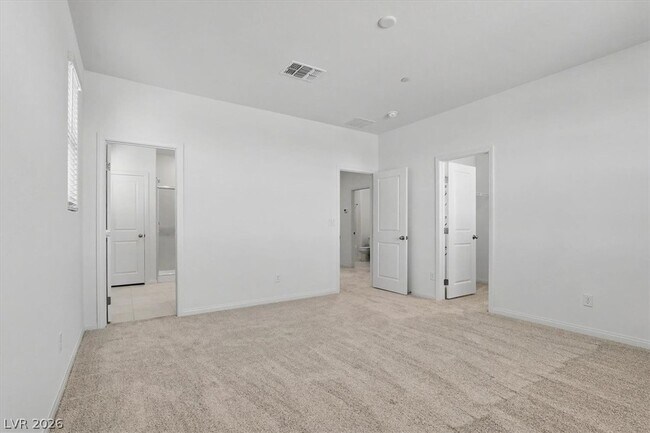 Building Photo - 72 Hornbeck Ln