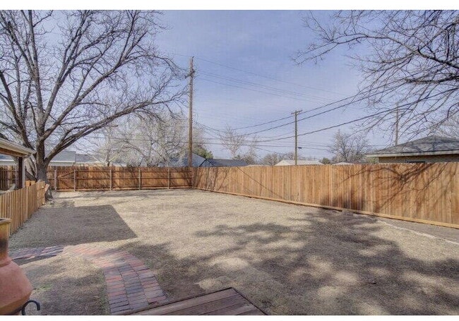 Building Photo - 2804 33rd St