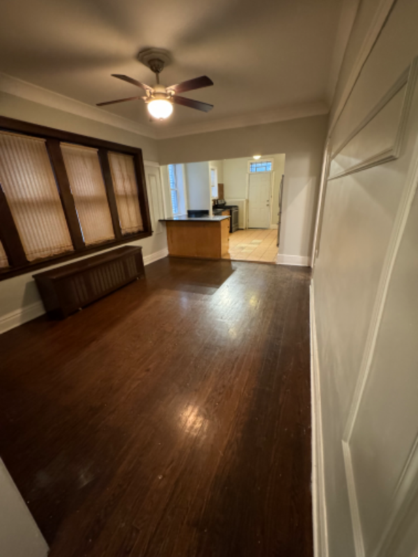 Building Photo - 7927 S Eberhart Ave