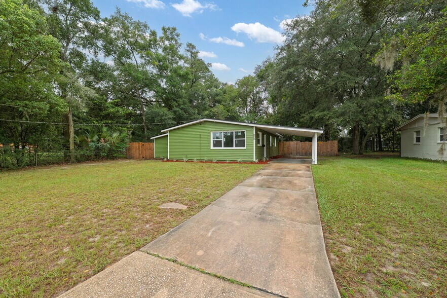 Primary Photo - 8514 Oak Leaf Rd