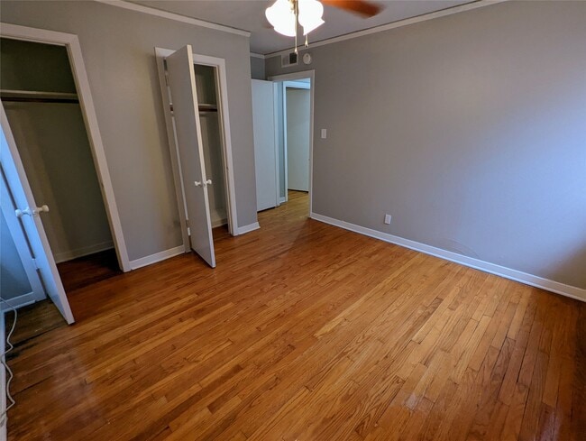 Building Photo - 4714 Oakshire Dr