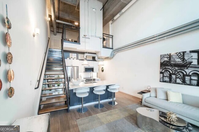 Primary Photo - 230 18th St NW