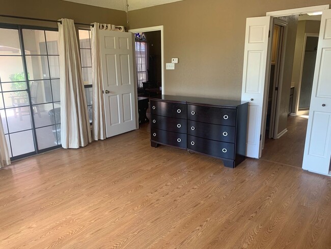 Building Photo - *COMING SOON!* 2 Bedroom Garden Style Villa Home In A Prime Location – Near Shopping & Dining!