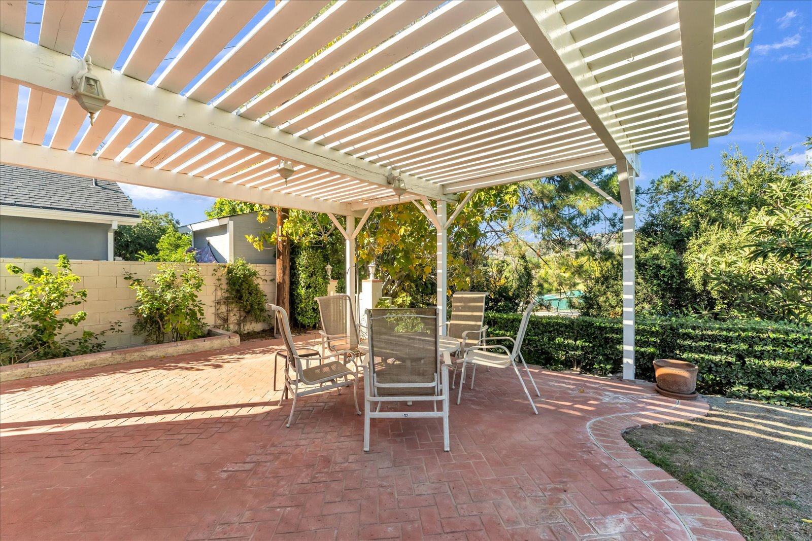 Building Photo - 8201 Clemens Ave