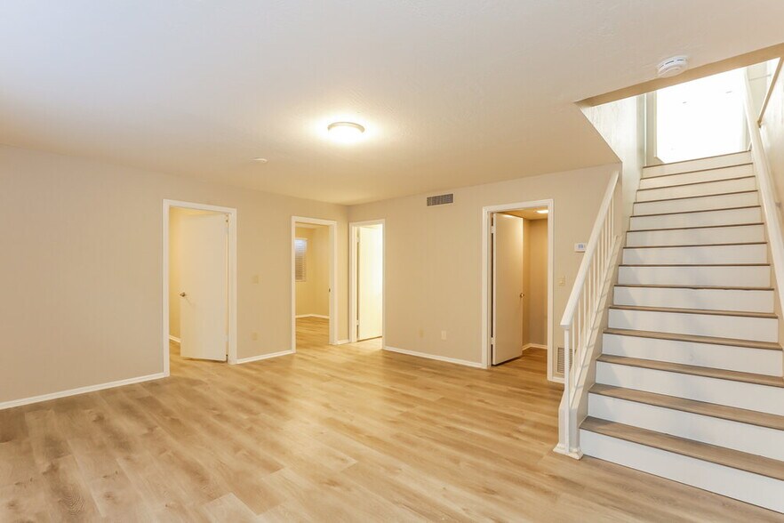 Building Photo - 7586 W Montebello Ave