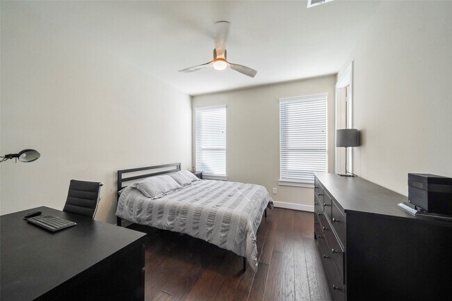 Building Photo - 2625 Fountain Key Blvd