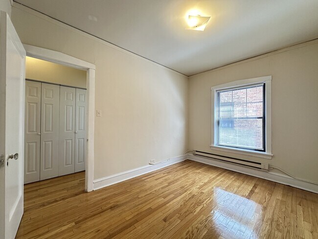 Building Photo - 1312 Oak Ave