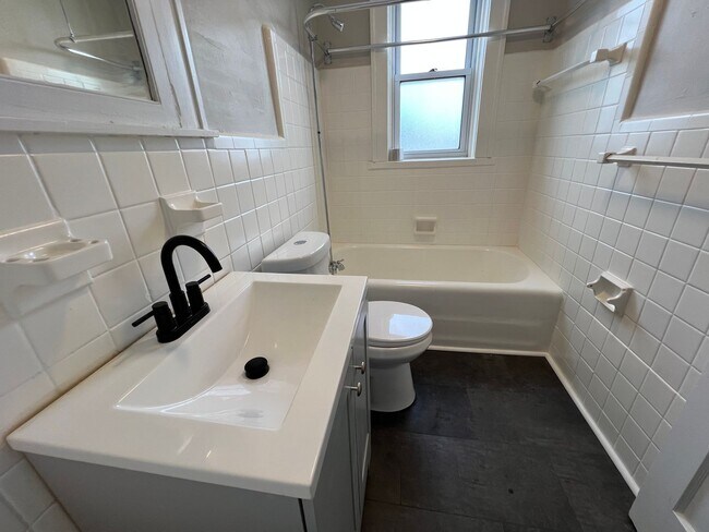 Building Photo - 2173 S Big Bend Blvd