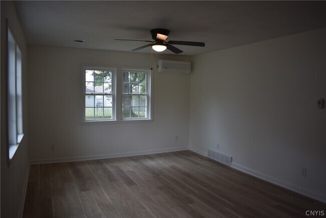 Building Photo - 9010 Kennedy Ln