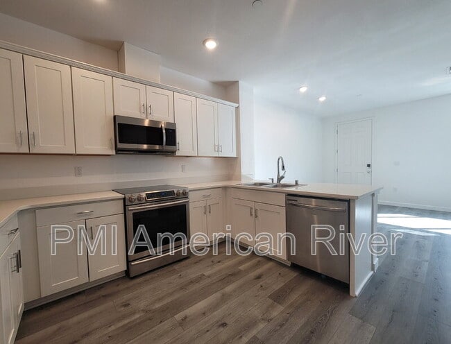 Building Photo - 3007 Mesmerizing Walk