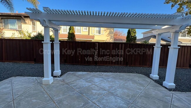 Building Photo - 724 Shelli St