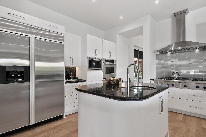 Building Photo - 50070 Vía De Moda