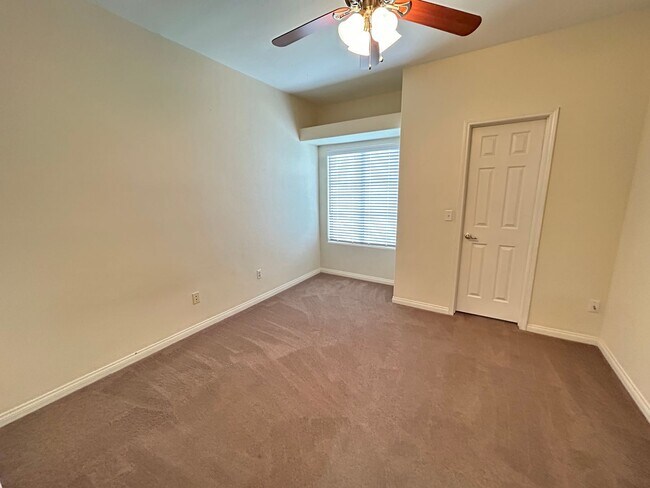 Building Photo - 2-Bedroom 2-Bathroom in Gated Community!