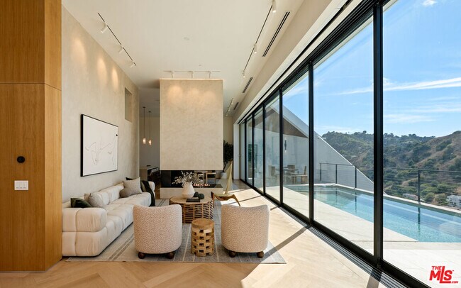 Building Photo - 3699 Alta Mesa Dr
