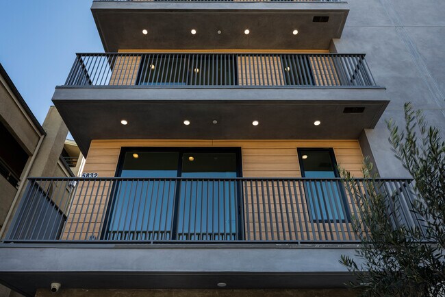 Building Photo - 5832 Virginia Ave