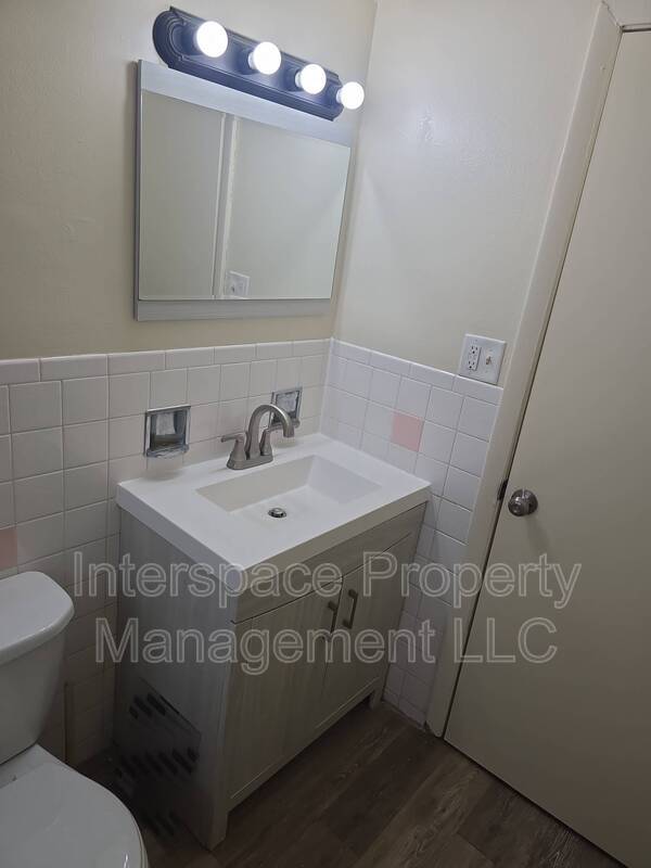 Building Photo - 9841 S Harlem Ave