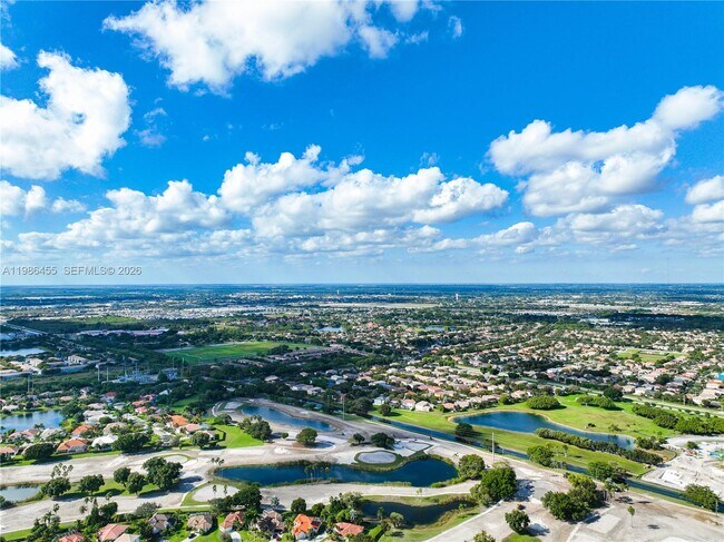 Building Photo - 2333 SE 28th St