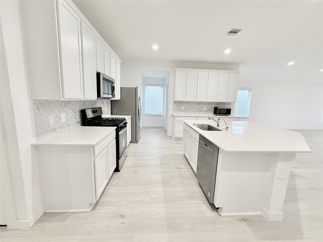 Building Photo - 31611 Farlam Farms Trl