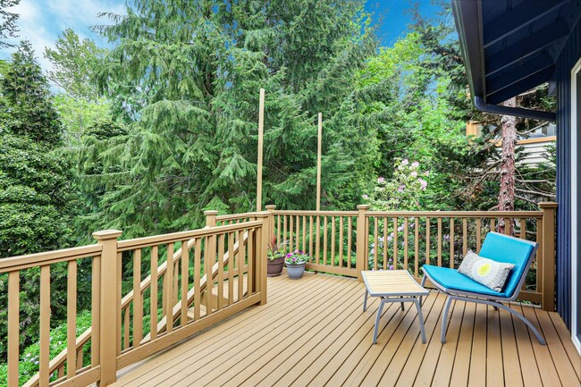 Building Photo - 5bd/2.5ba Bellevue Home