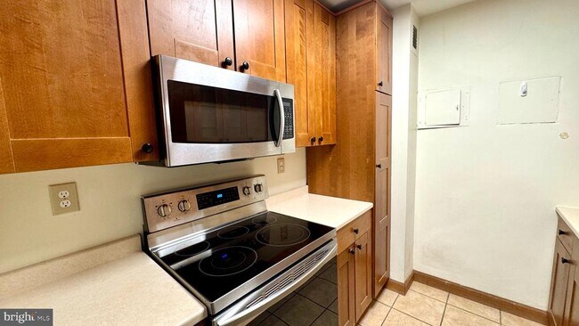 Building Photo - 1425 4th St SW