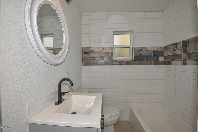 Building Photo - 4727 N 9th St