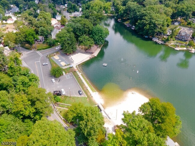 Building Photo - 31 Oliver Pl