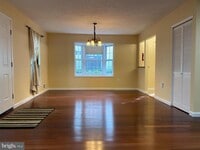 Building Photo - 64 Drewes Ct