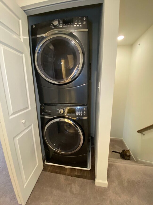 Building Photo - Beautiful 3 Bedroom, 2.5 Bathroom Home in Boalsburg, PA