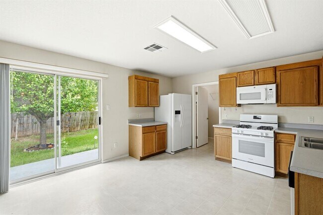 Building Photo - 3807 Haleys Way