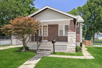 Building Photo - Fantastic 2bd/1ba home! Coming soon!