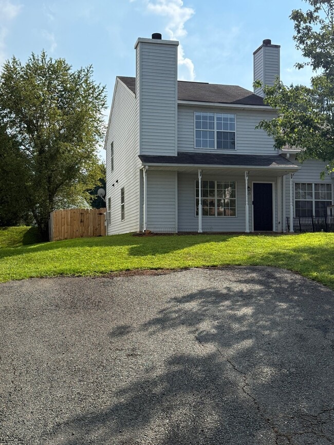 Building Photo - 429 Riverside Ave