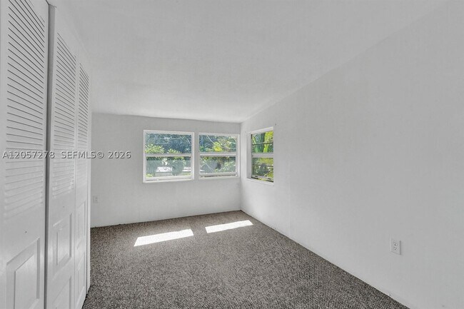 Building Photo - 310 N Ocean Breeze