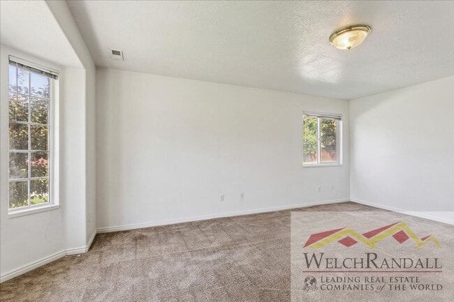 Building Photo - Beautiful 3 Bed 1.5 Bath Townhome in Ogden