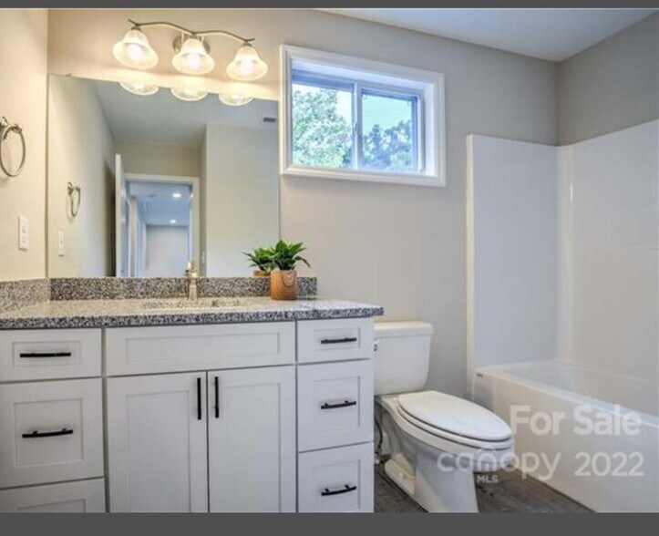 Bathroom - 107 Owens Creek Rd