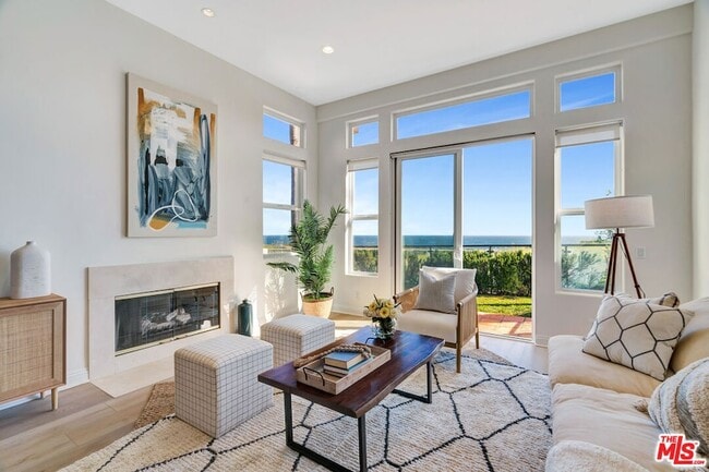 Building Photo - 6412 Lunita Rd