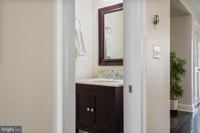 Building Photo - 1259 16th St NE