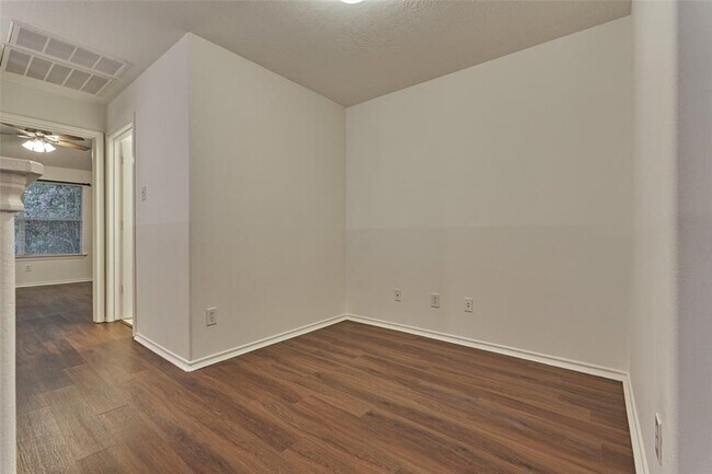 Building Photo - 218 W Stedhill Loop
