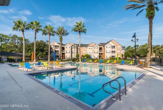 Building Photo - 13810 Sutton Park Dr N