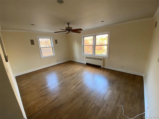 Building Photo - 905 Palmer Ave