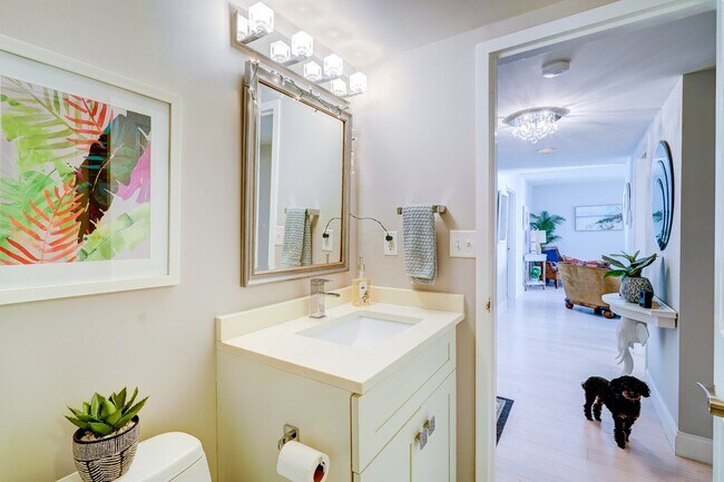 Building Photo - 5480 N Ocean Dr