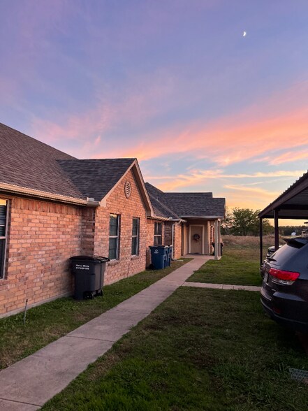 Building Photo - 129 Lindas Creek Ln