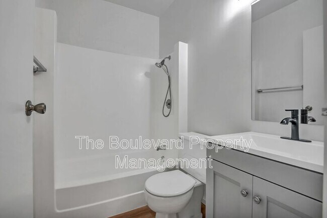 Building Photo - 95-045 Hokuiwa St