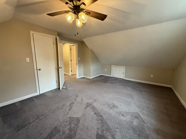 Building Photo - 4 Nelson Dr