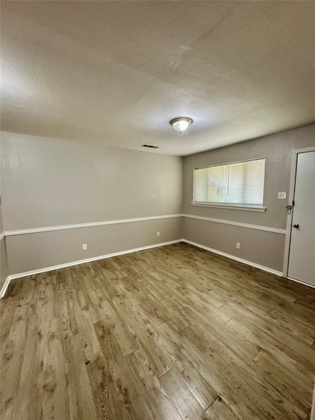 Building Photo - 2358 Inadale Ave